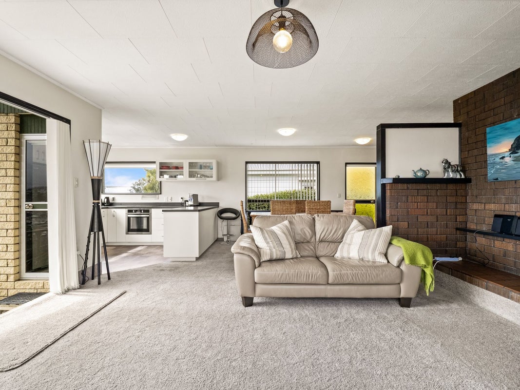 62 Easther Crescent, Kew, Dunedin - Carousel 2