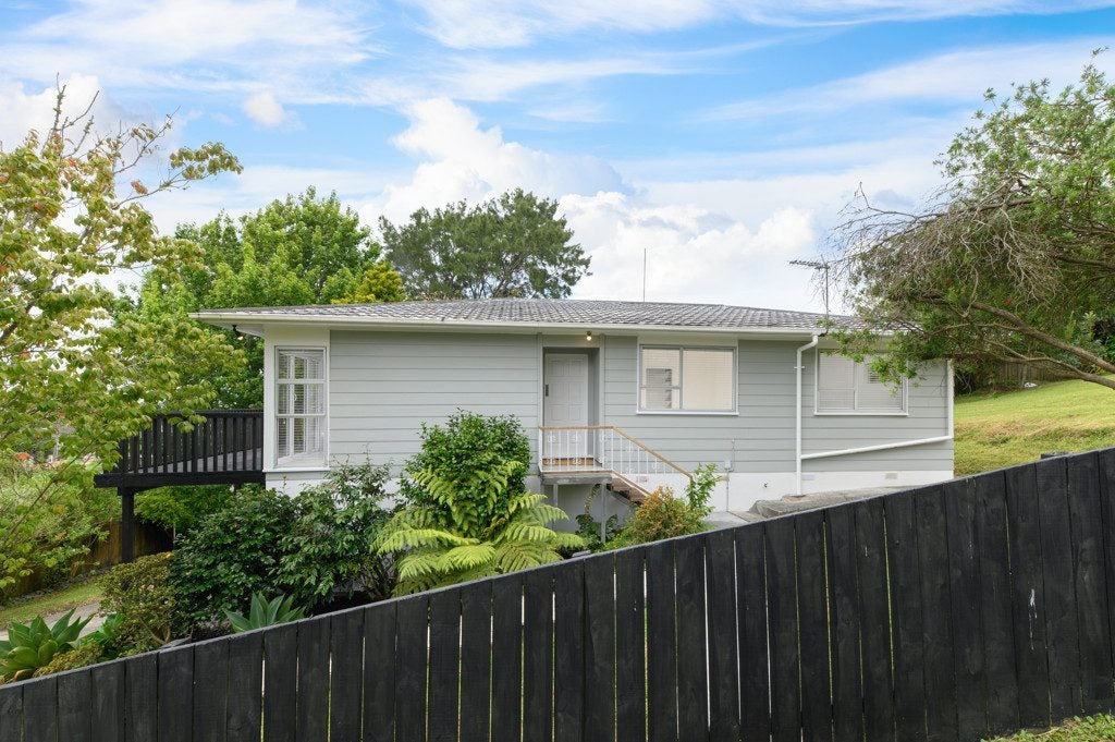 52 Kamara Road, Glen Eden, Auckland - Carousel 1