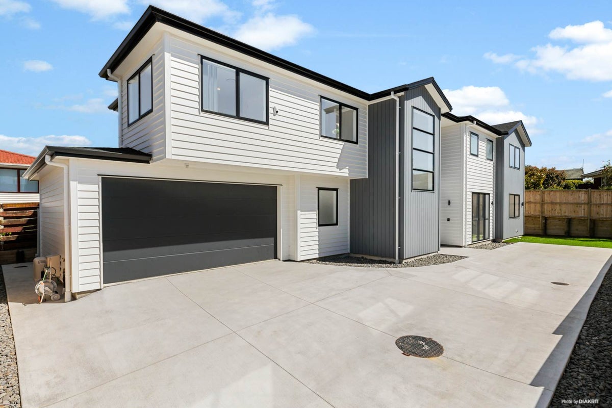 12B Sheridan Drive, New Lynn, Auckland - Carousel 1