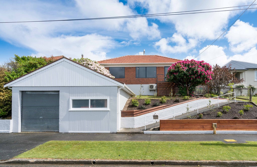 51 Greenhill Avenue, Wakari, Dunedin - Carousel 1
