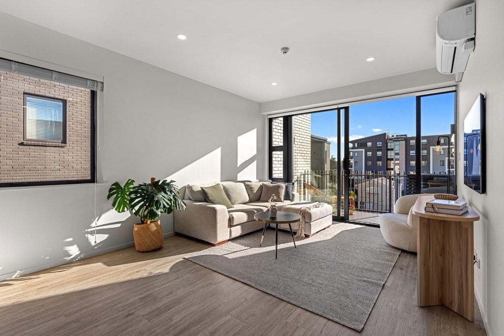 207/165 Lake Road, Northcote, North Shore City, Auckland - Carousel 1