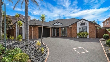 24 St Clair Place, Browns Bay, Auckland - Carousel 1