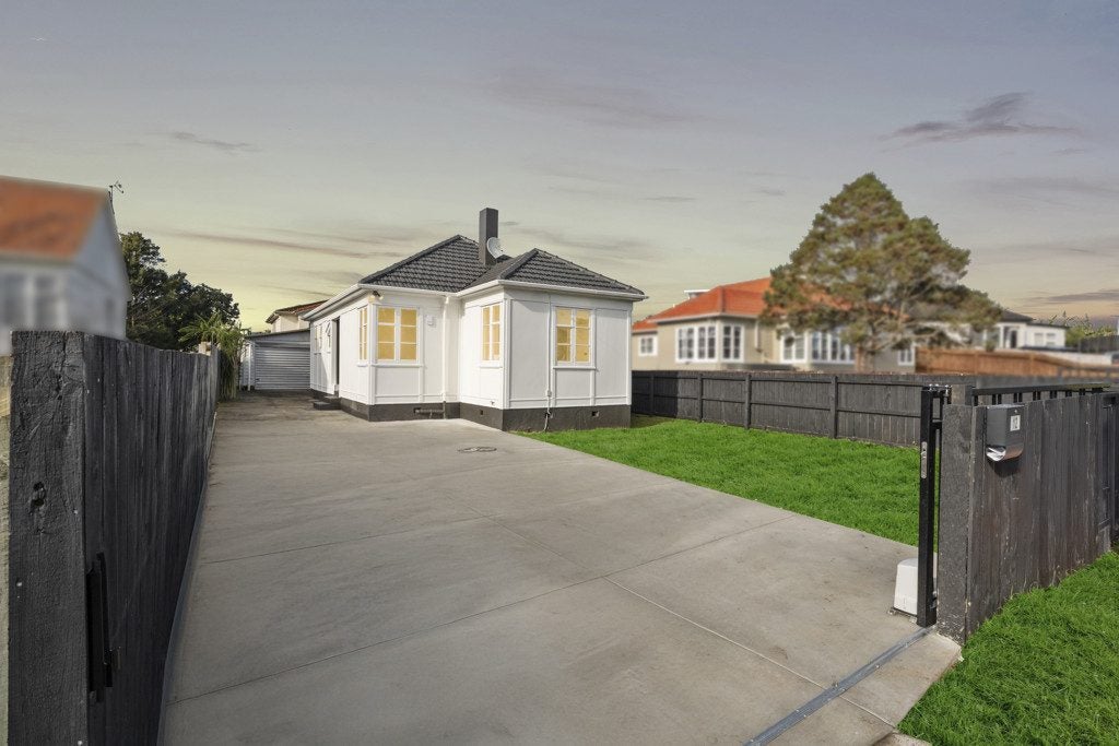 12 Jessop Street, Wesley, Auckland - Carousel 1