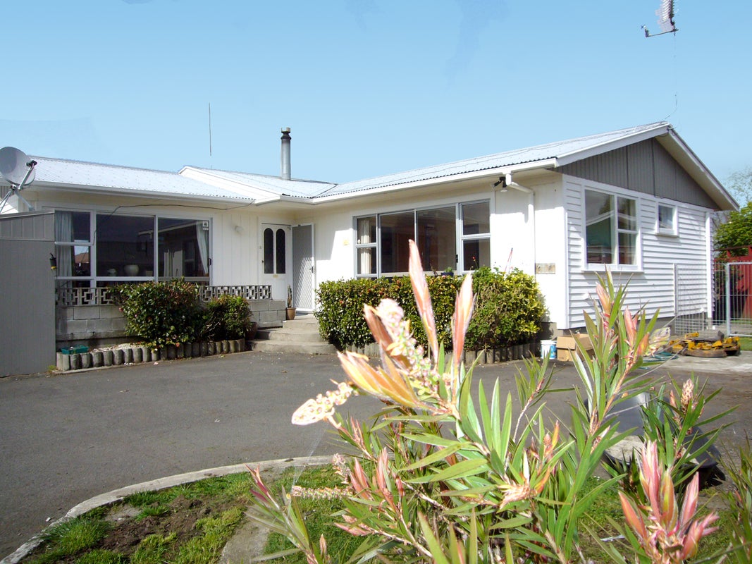 12 Joanna Place, Deanwell, Hamilton - Carousel 2