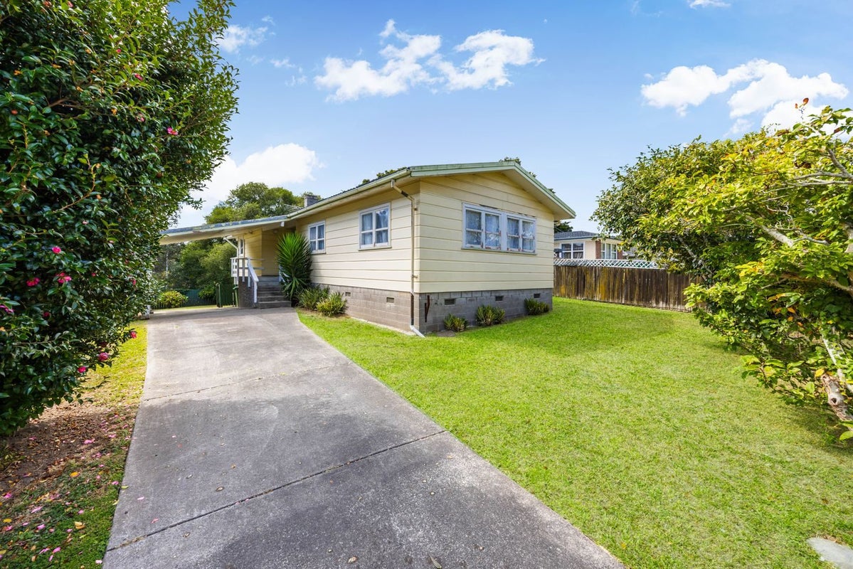 46 Lawrence Crescent, Hill Park, Manukau City, Auckland - Carousel 2