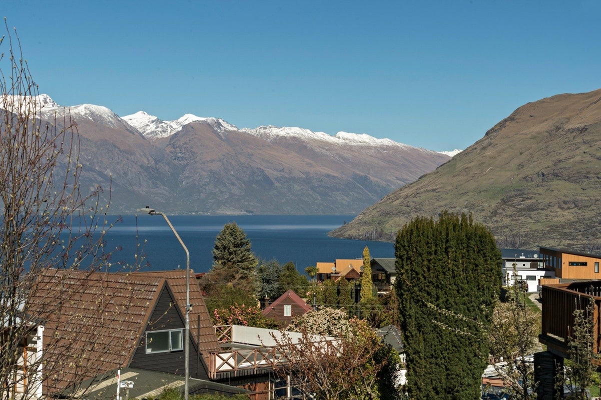 16 Avalon Crescent, Fernhill, Queenstown - Carousel 16