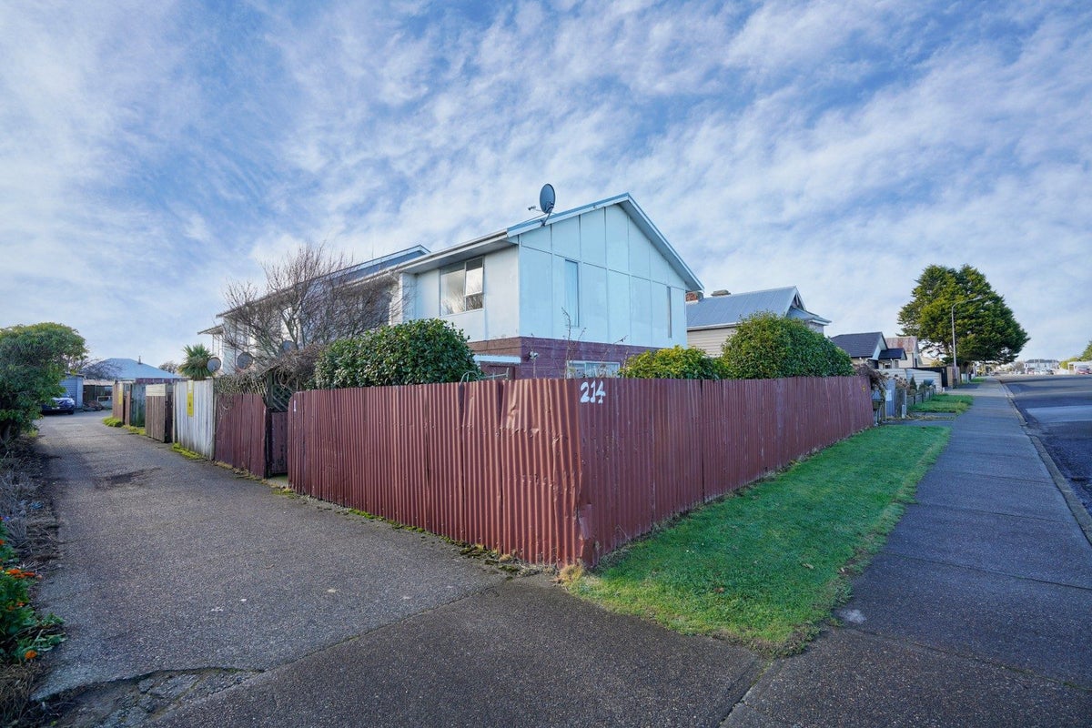 1/214 Crinan Street, Appleby, Invercargill - Carousel 1