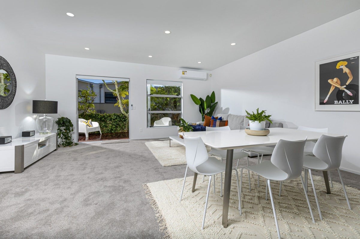 21/40 Scarlet Oak Drive, Schnapper Rock, Auckland - Carousel 1