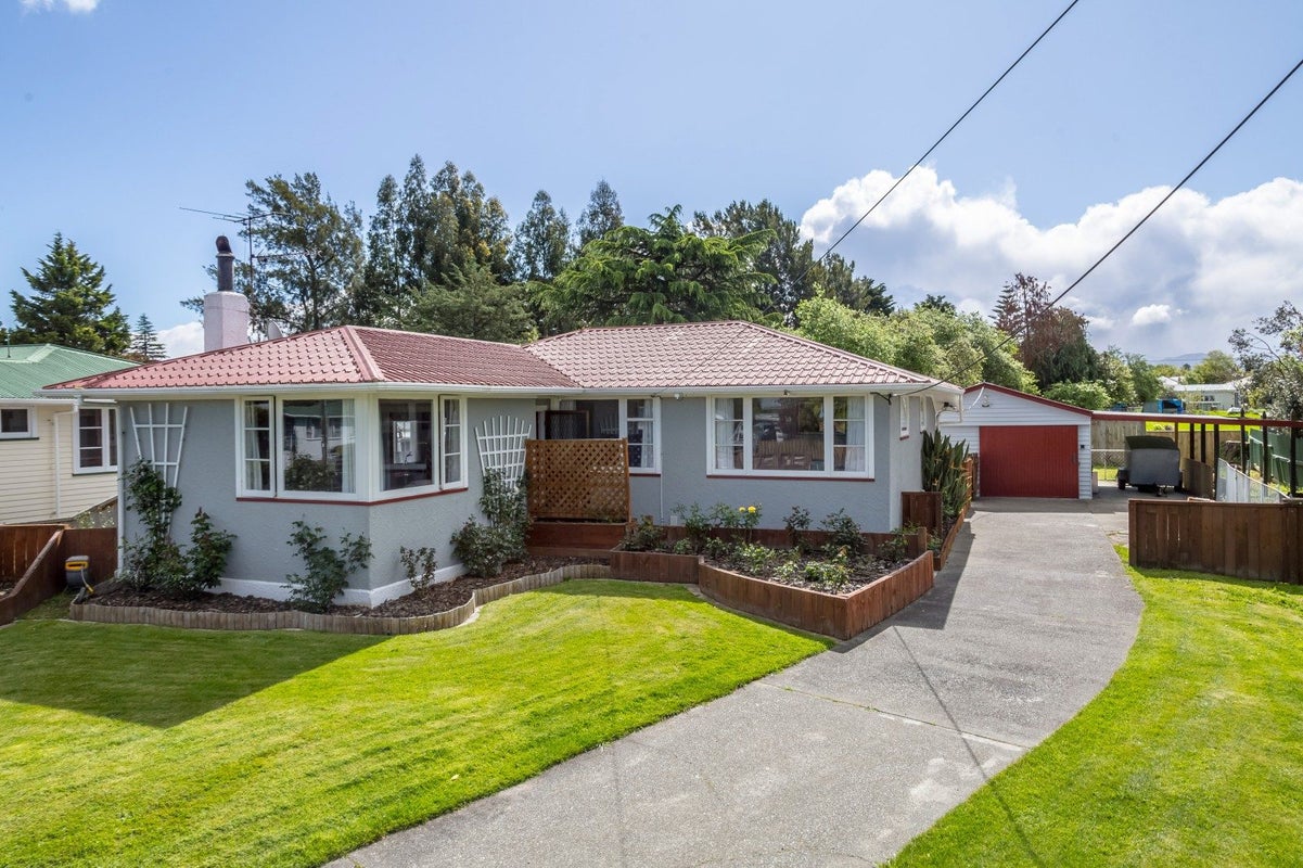 11 Madden Place, Solway, Masterton - Carousel 1