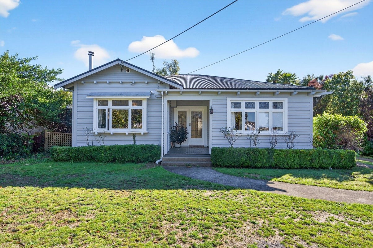 8 College Street, Masterton - Carousel 1