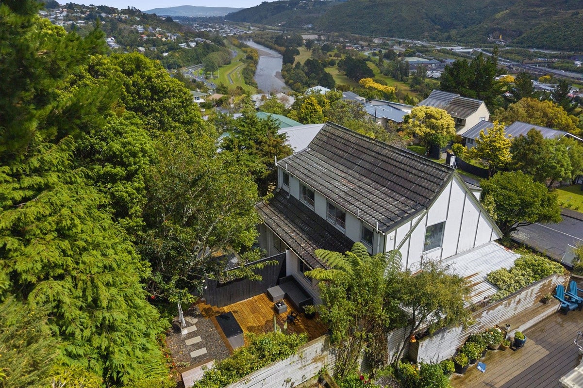 18 Kingsley Street, Stokes Valley, Lower Hutt - Carousel 24