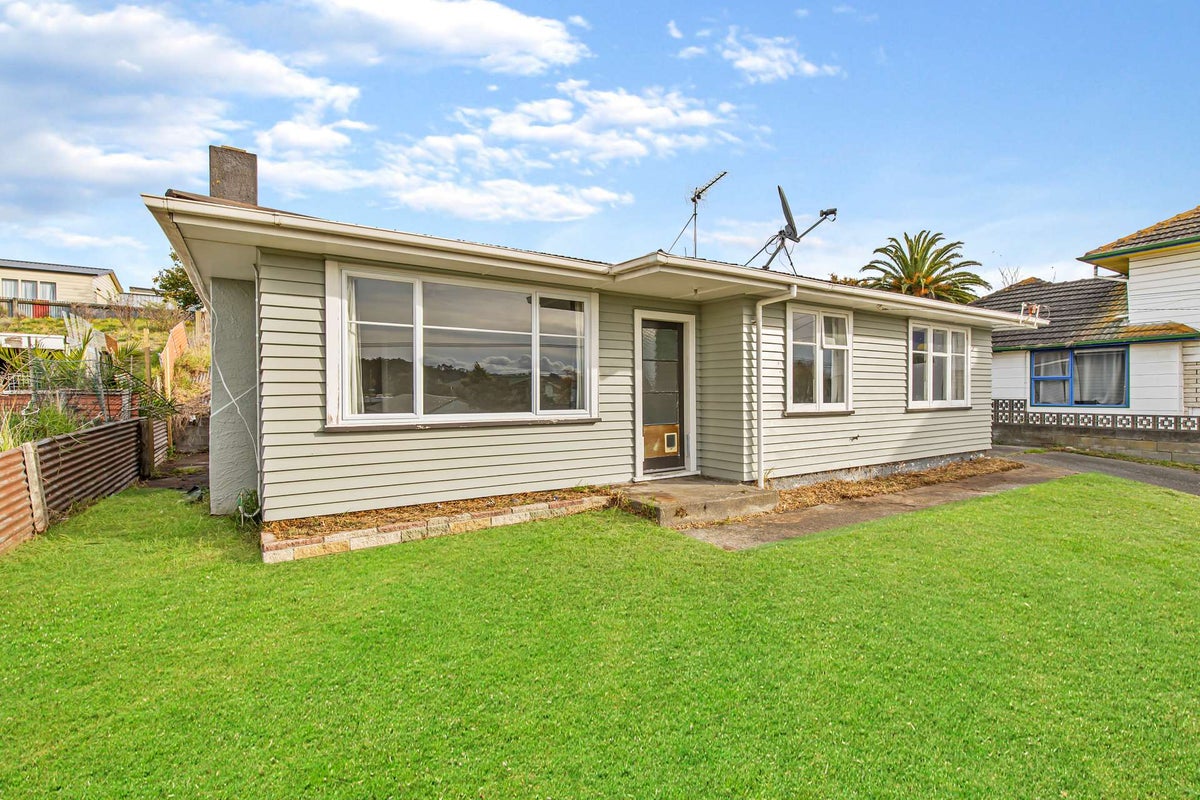 97 Purnell Street, College Estate, Whanganui - Carousel 1