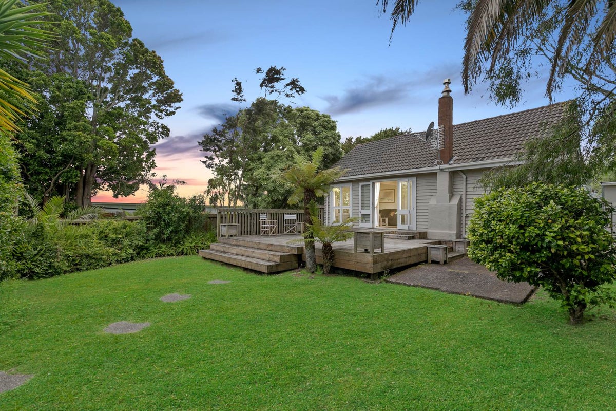 74 Second View Avenue, Beachlands, Auckland - Carousel 2
