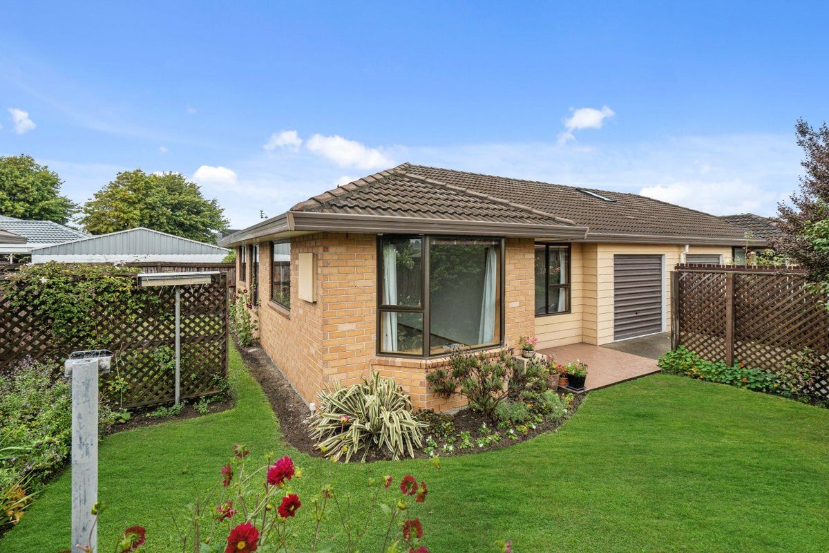 4B Dumfries Drive, Hei Hei, Christchurch - Carousel 1