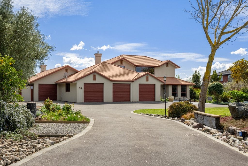 32 Bradleigh Park, Blenheim - Carousel 1
