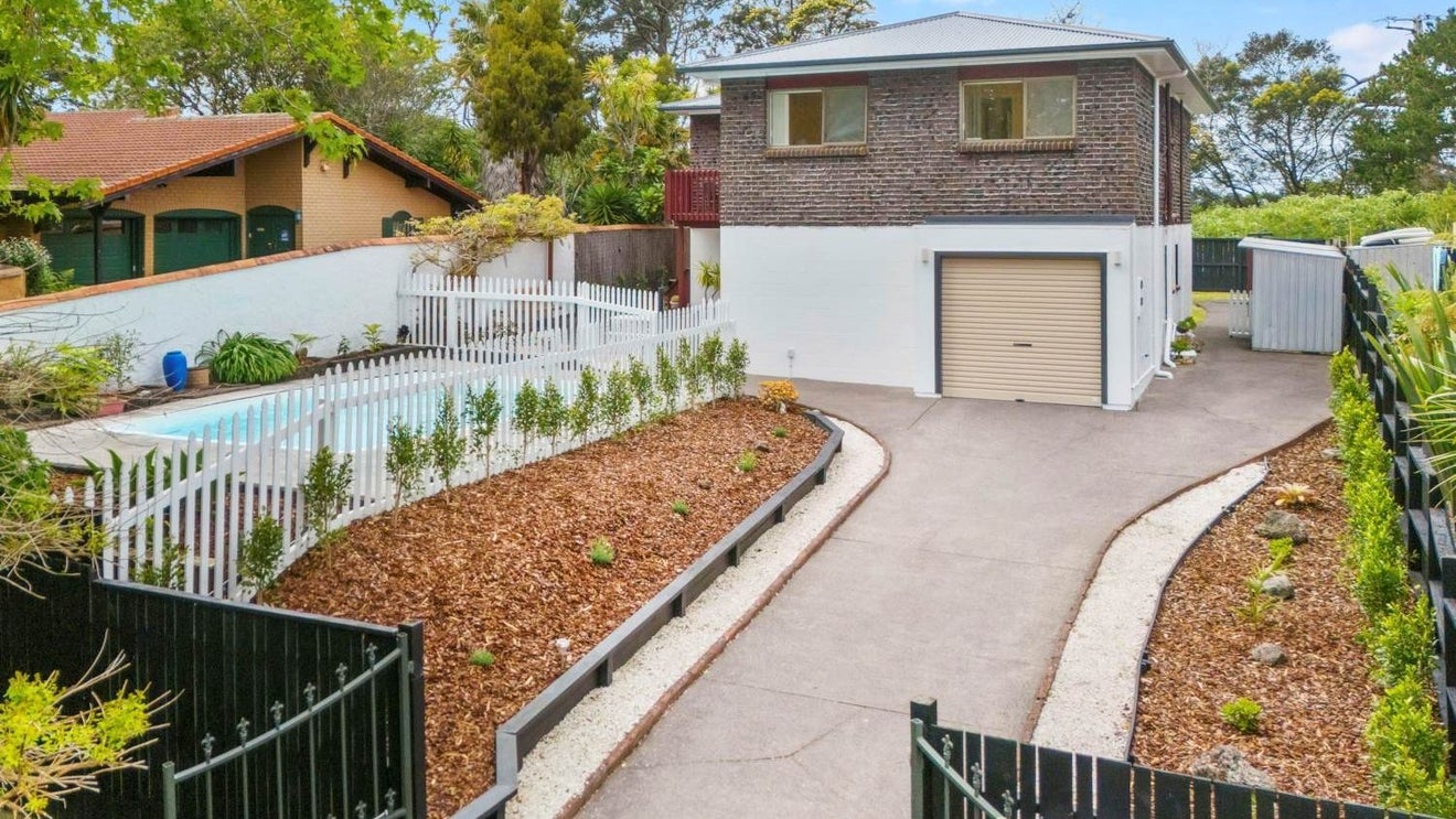 24 Taitapu Street, Massey, Auckland - Carousel 1