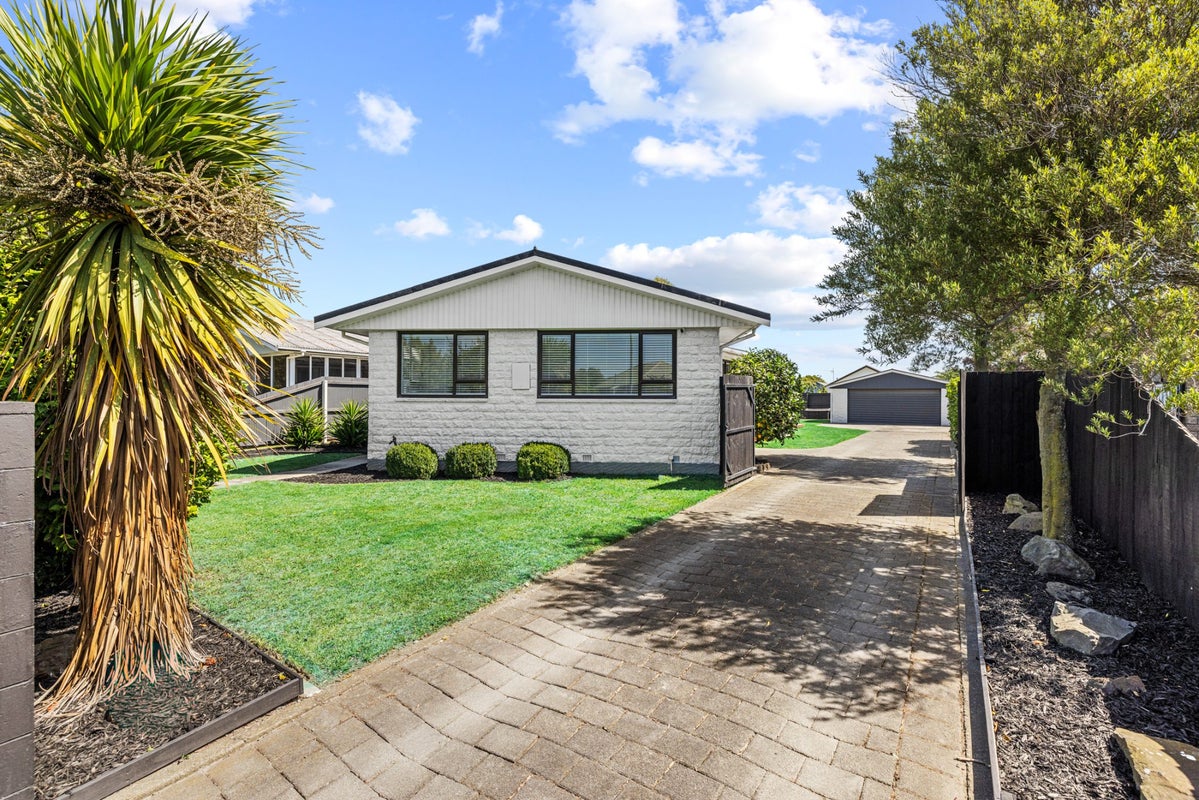 42 Arran Crescent, Woolston, Christchurch - Carousel 1