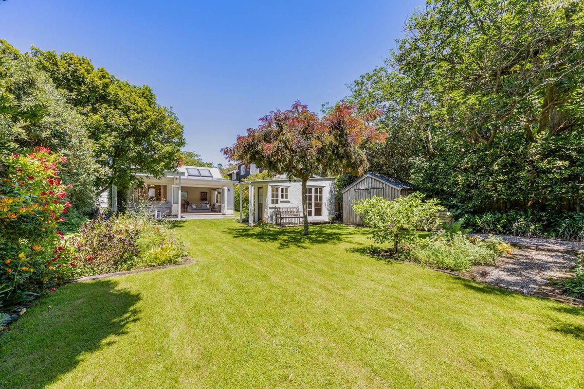 6 Poronui Street, Mount Eden, Auckland - Carousel 2