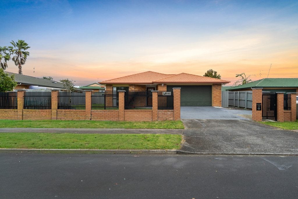 32 Eastland Road, Flat Bush, Auckland - Carousel 1