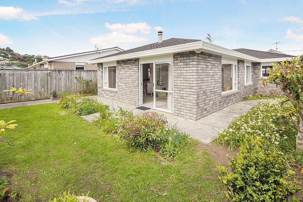 33A Devonshire Road, Miramar, Wellington - Carousel 1