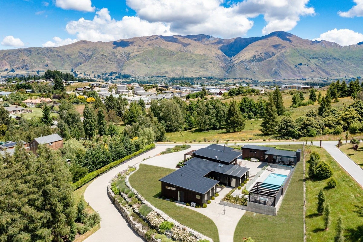 6 Wineberry Lane, Wanaka - Carousel 2