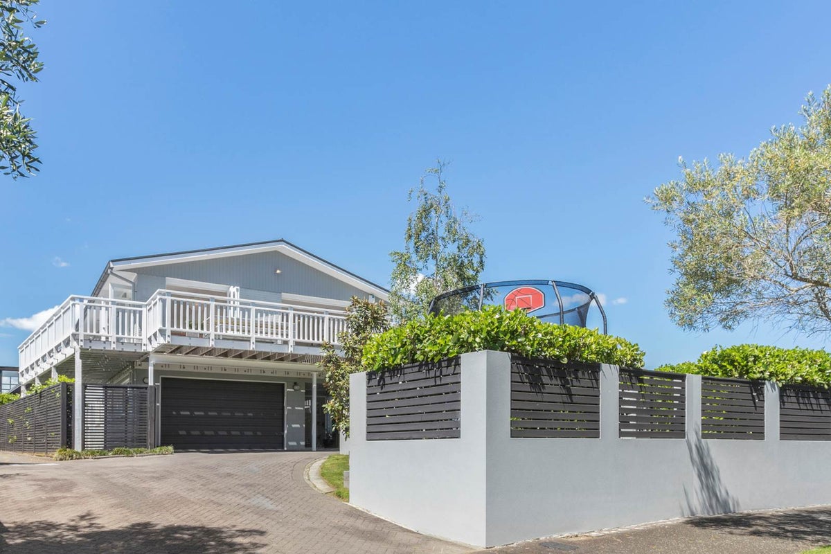 1/62 Pembroke Crescent, Glendowie, Auckland - Carousel 2
