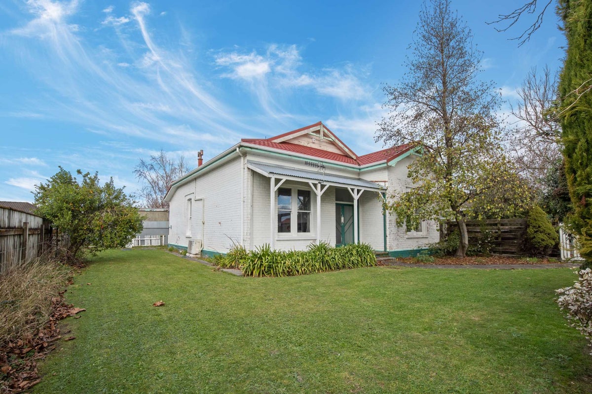 624 Featherston Street, Roslyn, Palmerston North - Carousel 1