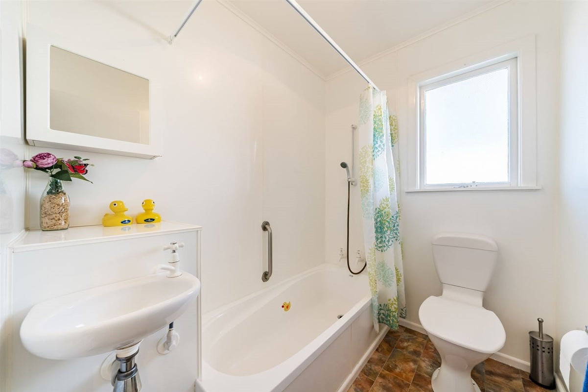 4 Wetherby Grove, Wainuiomata, Lower Hutt - Carousel 30