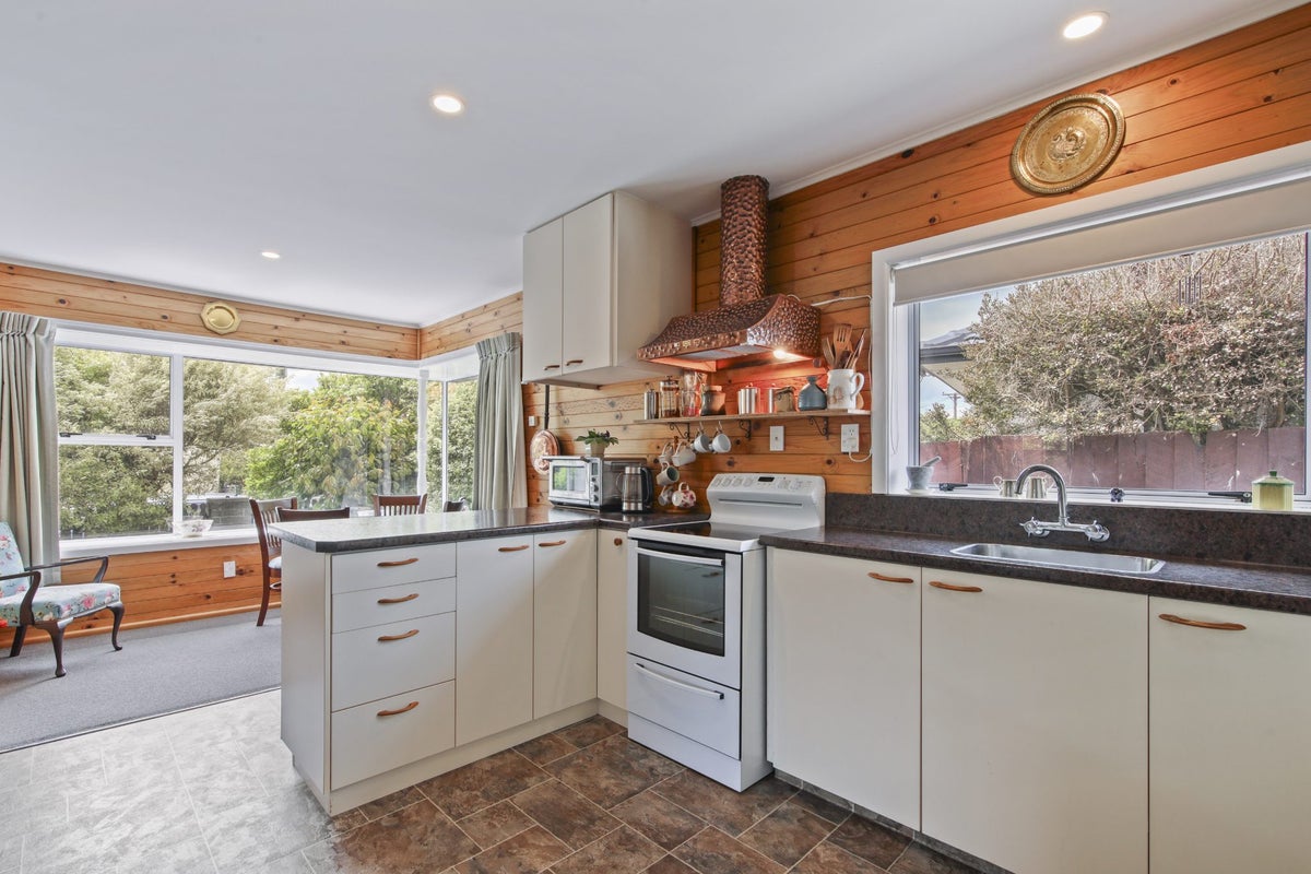 9 Stanford Street, Burwood, Christchurch - Carousel 2