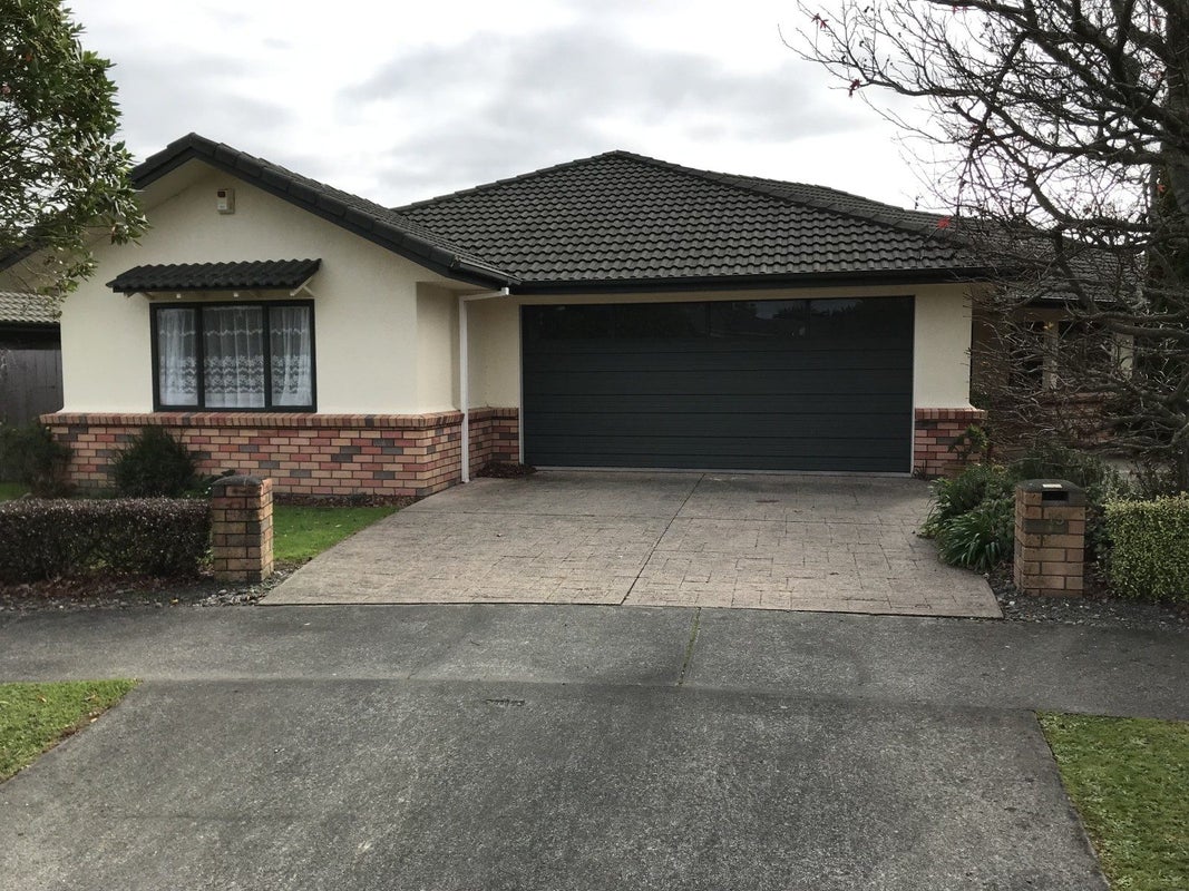 19 Greenwood Place, Fitzherbert, Palmerston North - Carousel 1