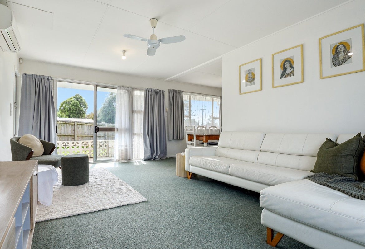 1 Bay Grove, Pukehangi, Rotorua - Carousel 2