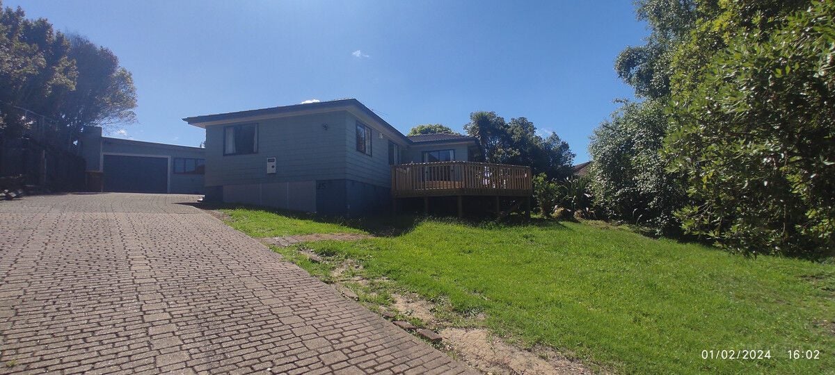 15 Hydra Place, Glen Eden, Auckland - Carousel 1