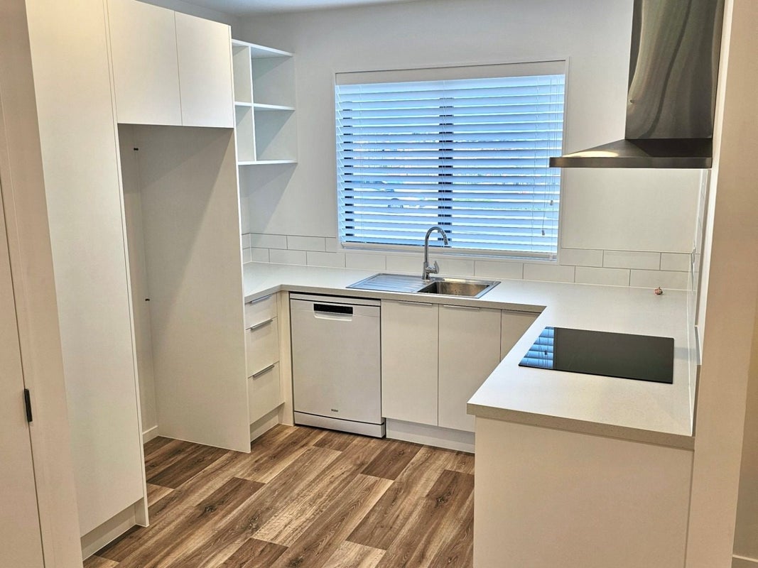 5 Nga Pona Toru Road, Flat Bush, Auckland - Carousel 2