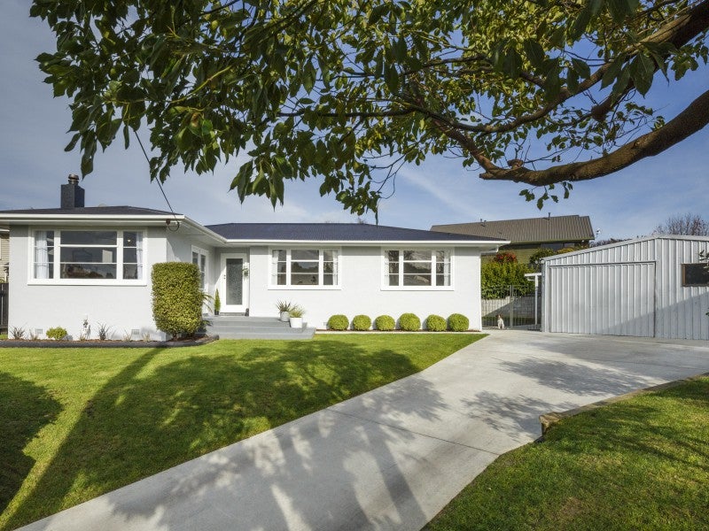 8 Leigh Place, Awapuni, Palmerston North - Carousel 1