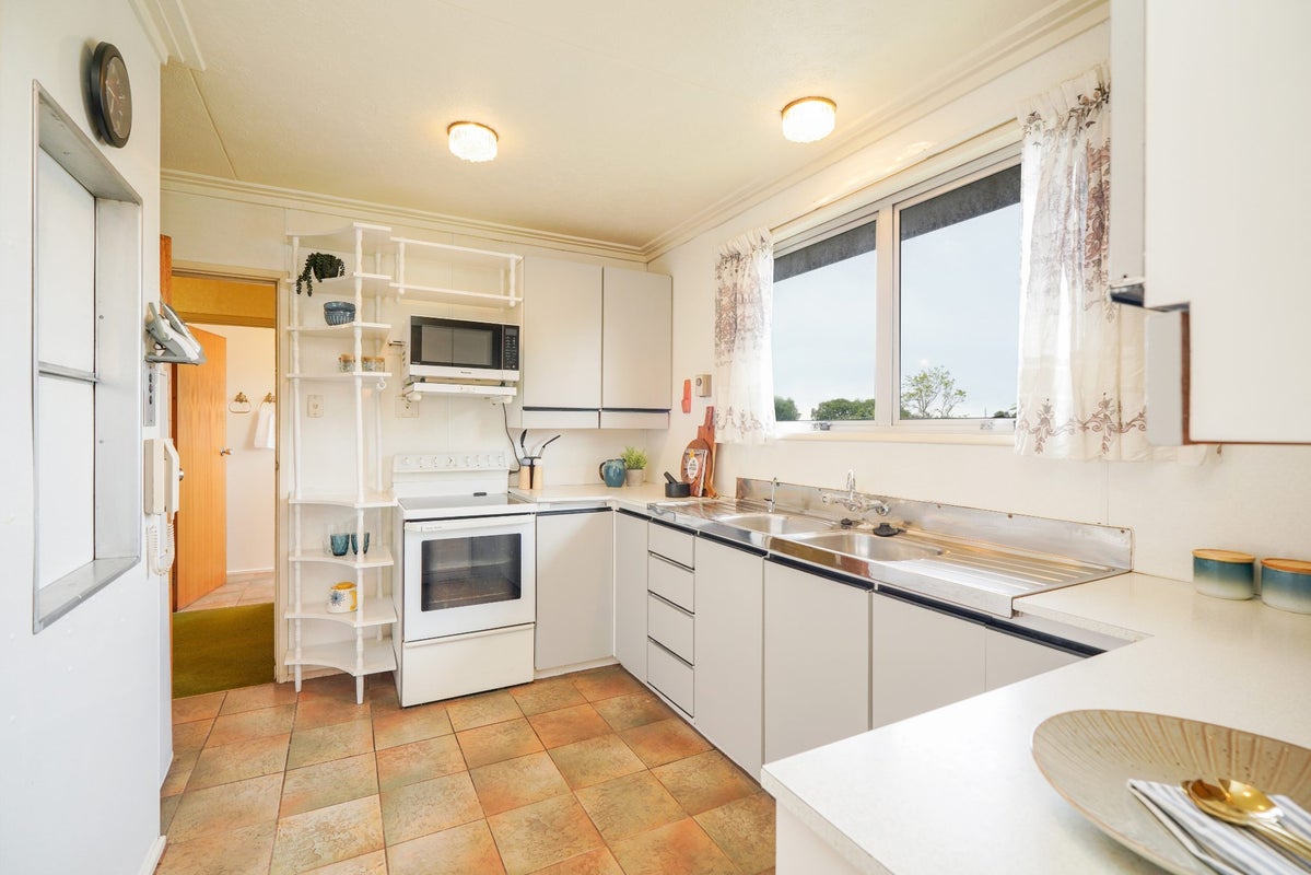 249 Queens Drive, Windsor, Invercargill - Carousel 2