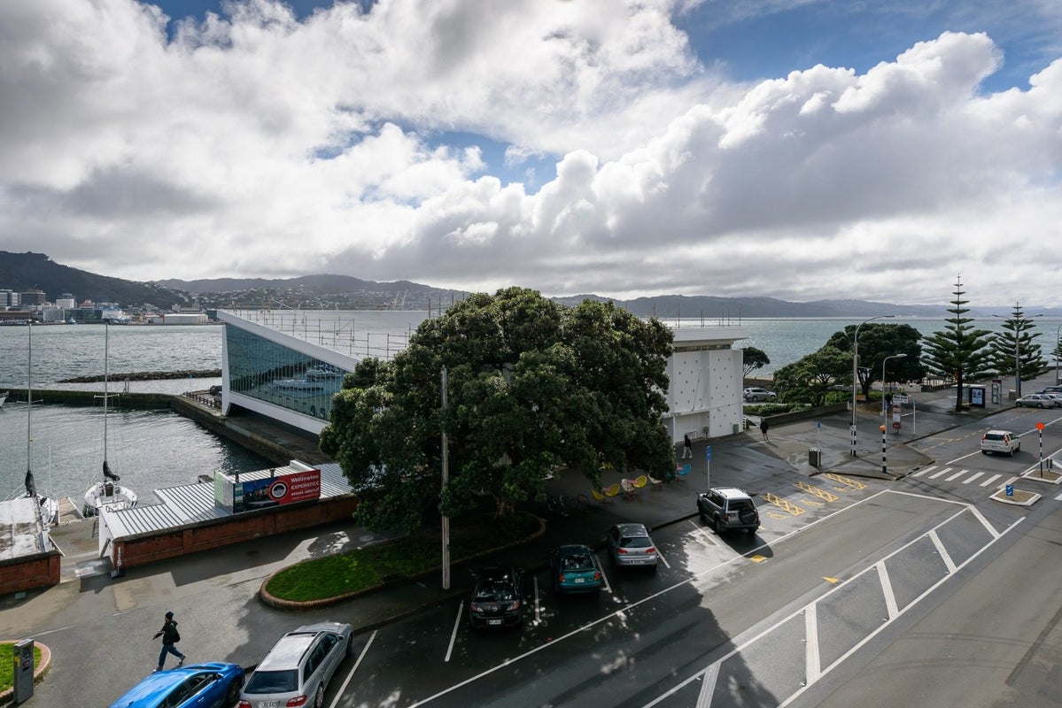3E/136 Oriental Parade, Oriental Bay, Wellington - Carousel 14
