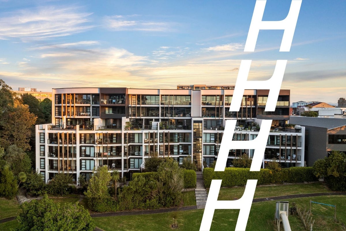 413/8 Kingsland Terrace, Kingsland, Auckland - Carousel 1