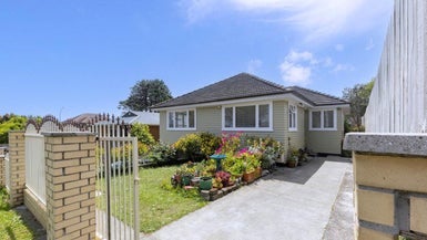 692 Richardson Road, Mount Roskill, Auckland - Carousel 1