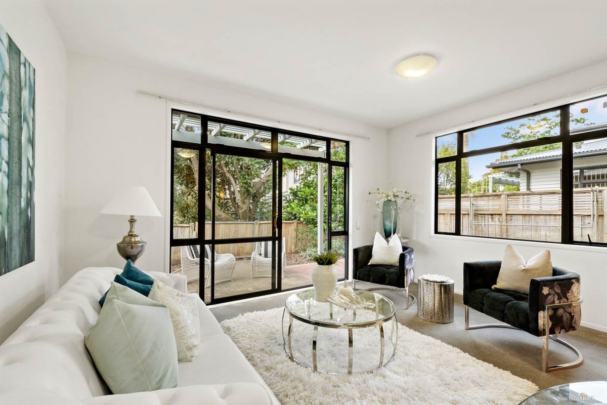 117/2 Armoy Drive, East Tamaki, Auckland - Carousel 2