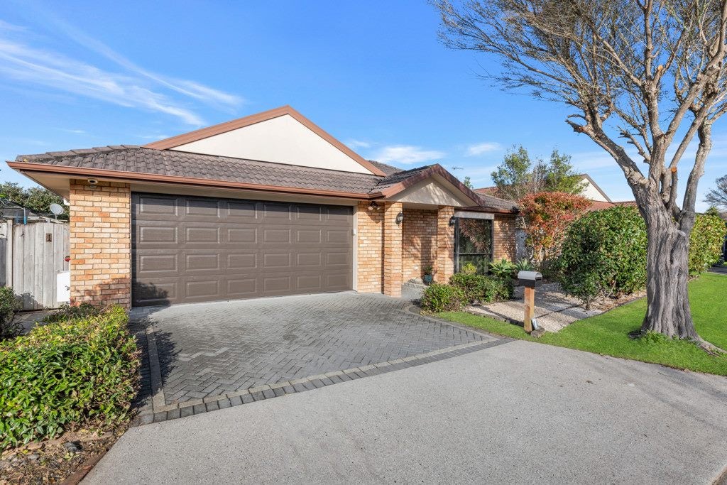 7 Hampervale Place, Flat Bush, Auckland - Carousel 1