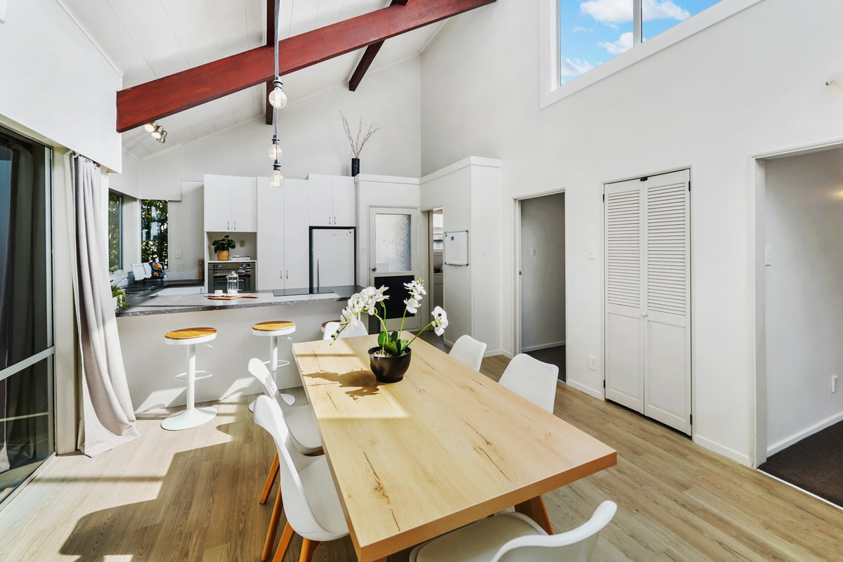 17 Chilton Drive, Mairehau, Christchurch - Carousel 1