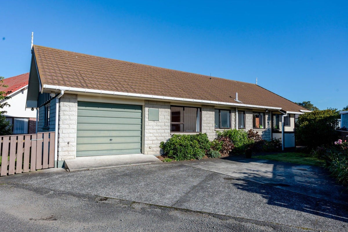 12B Victoria Avenue, Dannevirke, Dannevirke - Carousel 1