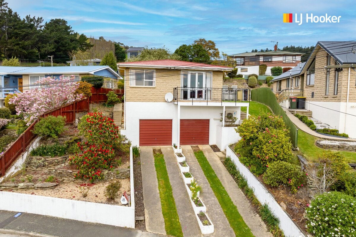 49 Elwyn Crescent, Green Island, Dunedin - Carousel 1