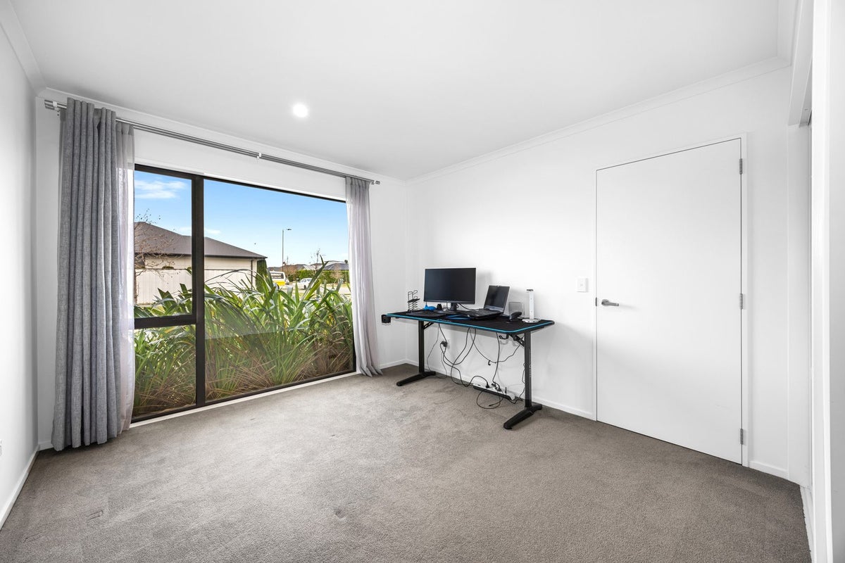 9 George West Square, Wigram, Christchurch - Carousel 23
