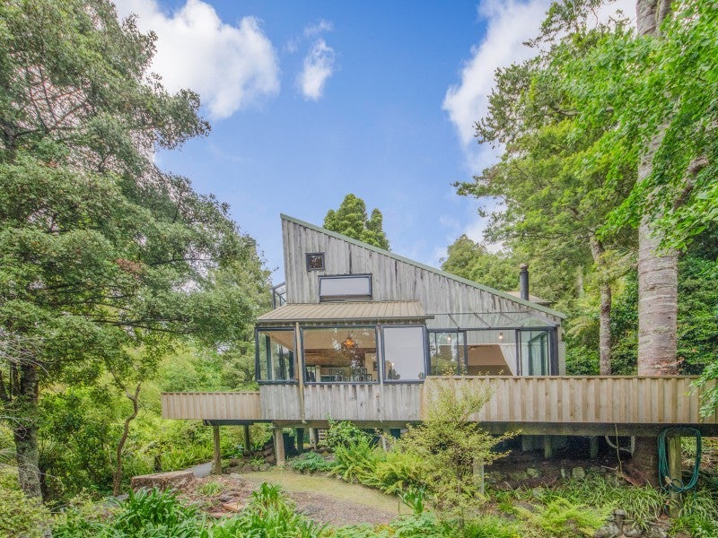 36 Tanekaha Road, Titirangi, Auckland - Carousel 2