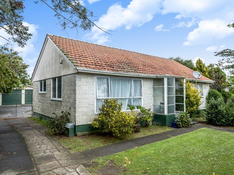 12 Montgomery Crescent, Bader, Hamilton - Carousel 1
