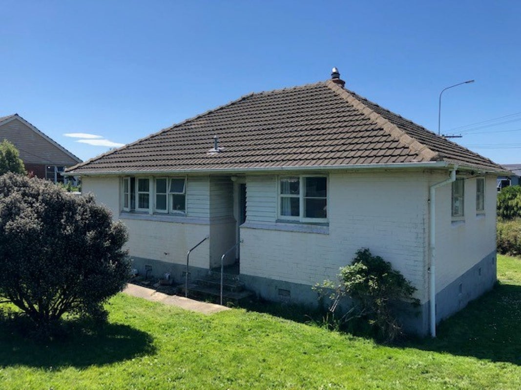143 Riselaw Road, Calton Hill, Dunedin - Carousel 1