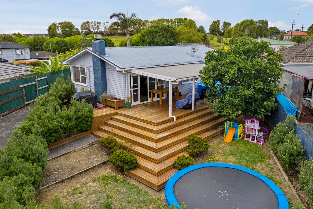 10 Lendic Avenue, Henderson, Auckland - Carousel 1