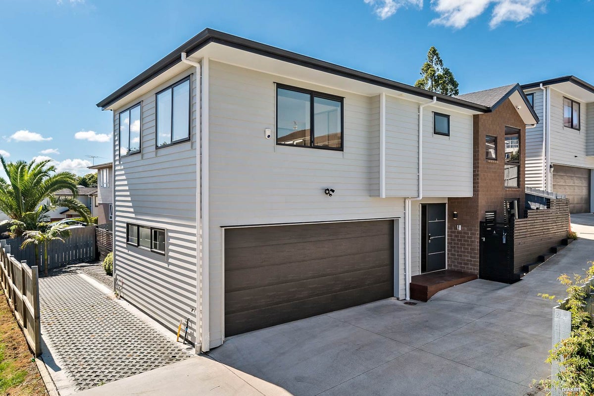 31A Hayr Road, Three Kings, Auckland - Carousel 1