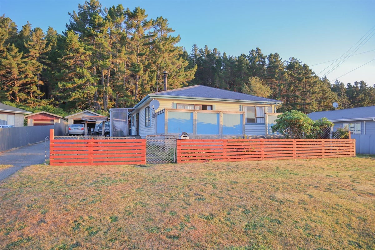 4 Mawhera Street, Dobson, Greymouth - Carousel 1